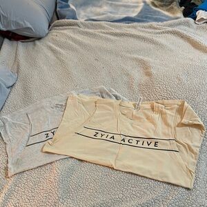 Zyia Active T-Shirts in Cream and Gray Size XL